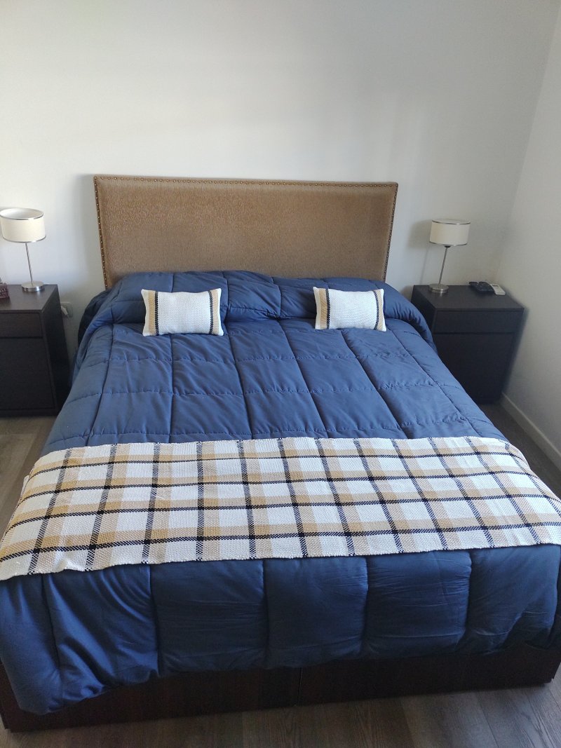 Pies de cama tejidos en telar Rahue artesanales